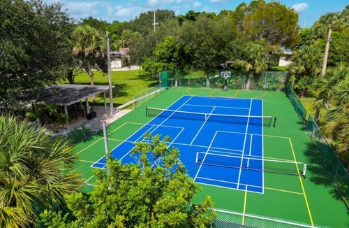 West Palm Beach House | Grand Hacienda Sleeps 32 Celebrate Together