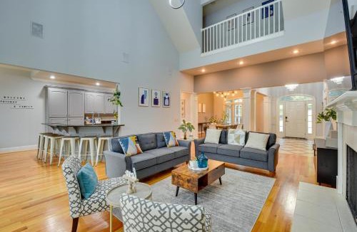 Hartwell House | Grand Lakefront Home in Hartwell w/Game Room!