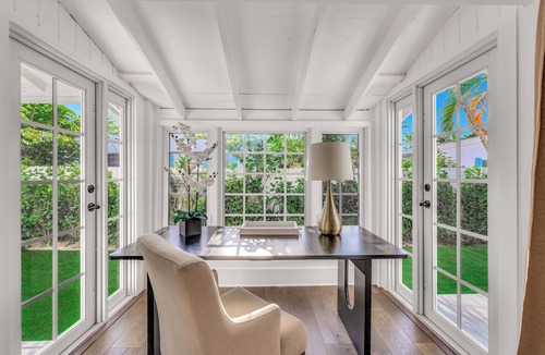 Old Northwood House | Grand Residence | Heated Pool | Beach Proximity | Emerald Key | RESlDENCES