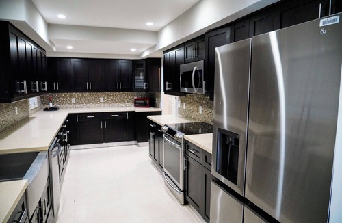Palmetto Estates House | Grand Retreat: Jacuzzi, Pool, Games, BB Court, Jacuzzi,