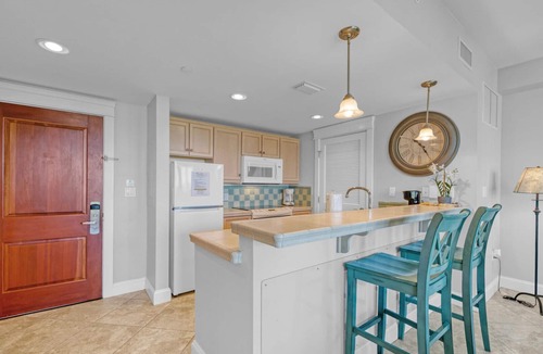 Baytowne Wharf Condo | Grand Sandestin by Baytowne Wharf Village at Sandestin Golf & Beach Resort.