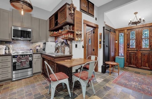 East Side Apartment | Grant Park, Beautiful 1 Bdrm Apt in Prime ATL Location!