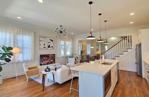 East Side House | Grant Park Retreat - Steps to Zoo, & Great Eats