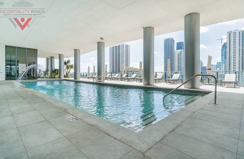 Town Square Apartment | Great 2bed/2bath in Miami! Million Dollar views!