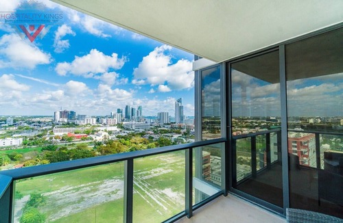 Town Square Apartment | Great 2bed/2bath in Miami! Million Dollar views!