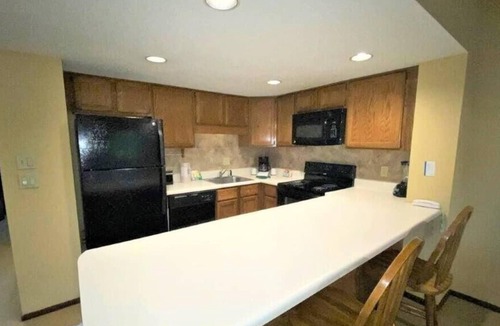 Sapphire Resort | Great Amenities! 2 Spacious Units, 3 Pools, Sauna, Gym, Free Parking