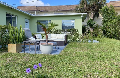 East Ocean Ave Apartment | Great Apt Steps From Lagoon And 5min To Beach