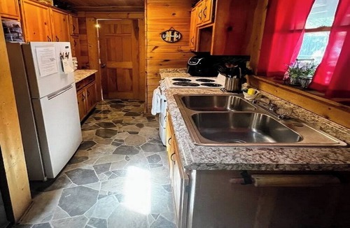 Pine Mountain Cabin | Great cabin with a warm and cozy mountain feel