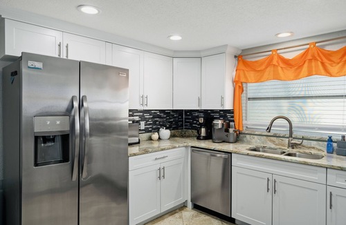 Regency Park House | 🌴 Great escape with private heated pool LOOK INSIDE