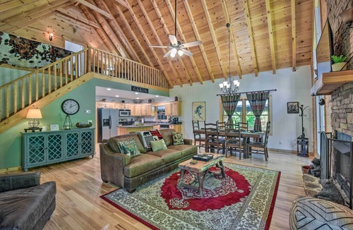 Hiawassee Cabin | Great for Families! Lavish Hiawassee Cabin
