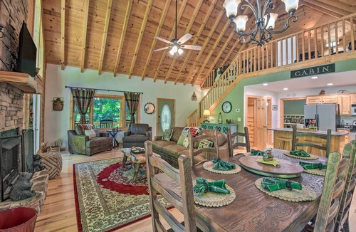 Hiawassee Cabin | Great for Families! Lavish Hiawassee Cabin