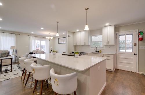 Goddard Apartment | Great for Gatherings! Modern Lanham Duplex