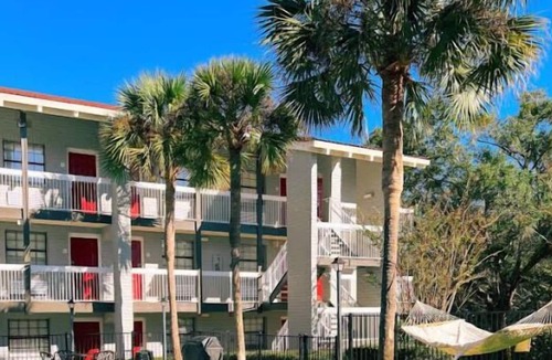 Tallahassee House | Great for Group Travel, 4 Classy Units, Free Parking, Pool, Pet-Friendly