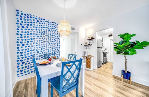 Survey Creek Apartment | Great for Large Gatherings–Sleeps 17–PalmWaveStays