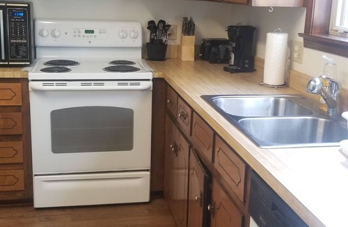 Cowarts House | Great for vacationers or travelers needing extended stay