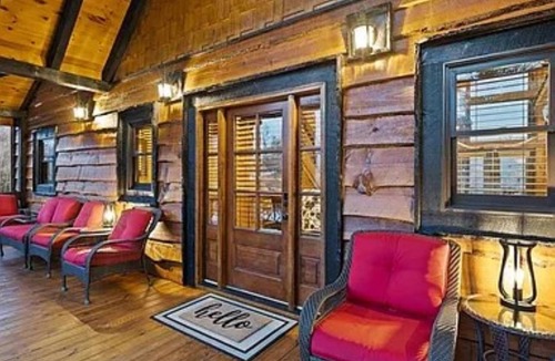 Blue Ridge Cabin | Great Getaway Lodge: Large Family sized cabin with expansive outdoor space.