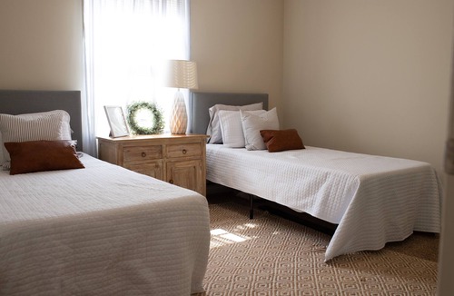 Athens House | Great Home in Athens! 5 miles from Sanford Stadium!