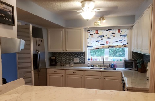 Dewy Rose House | Great Lake Hartwell Home with deep water access and quiet cove.