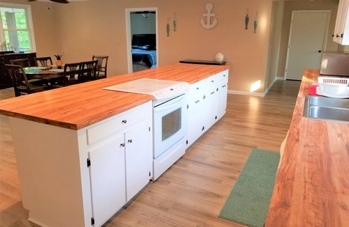 Eutawville House | Great Location on Southern shoreline of Lake Marion