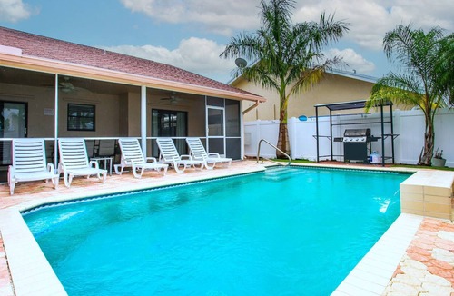 Dania Beach House | Great Location, Spacious & Elegant 4BR Home,Heated Pool, Close to Beach & Casino