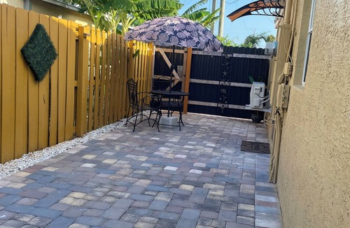 West Palm Beach Apartment | Great Location Studio West Palm Beach, near PBI Airport.