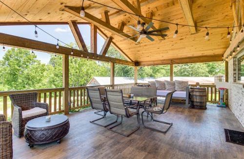 Jasper House | Great Outdoor Space: 'Margy's Farmhouse' in Jasper