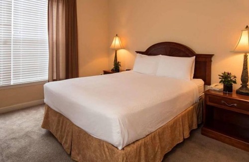 Four Corners Apartment | Great Relaxing Overnight Stay! Free Parking, Onsite Pool, Free Parking,