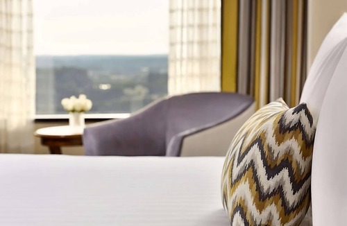 Gwinnett Place Hotel | Great Relaxing Overnight Stay! Awesome unit. Near Pirates Cove Adventure Golf