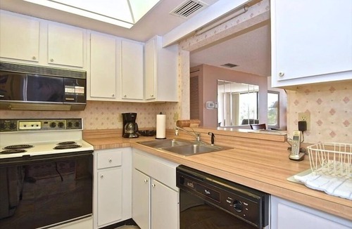 Siesta Key Condo | Great Siesta Key Location with Deeded Beach Access at The Anchorage 308