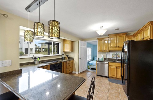 Villa Primera House | Great updated beach cottage! Just steps from the Gulf of Mexico!
