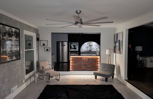 Clarkdale House | Greek Villa Estate Romantic Courtyard Retreat and Romance Collection