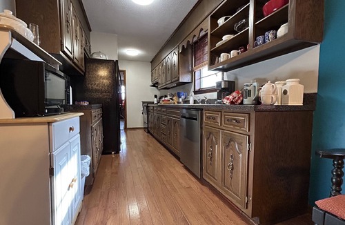 Good Hope House | Green Acre Home is at it’s best now that green is everywhere! Welcome!