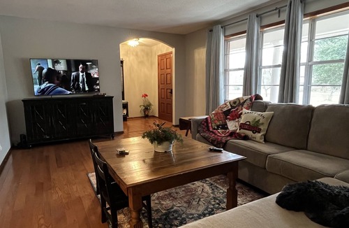 Good Hope House | Green Acre Home is at it’s best now that green is everywhere! Welcome!