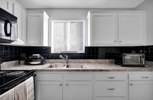Hyde Park House | ~Green Hill Hideaway Sleeps 12 15Mins to Stadium~