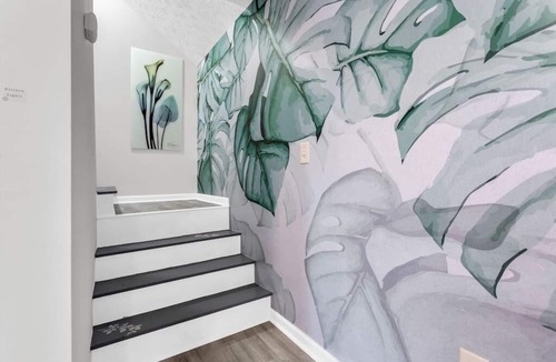 North Decatur House | Greenery Chic Loft Style Getaway!