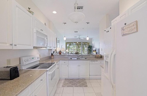 Naples House | Greenlinks 1323
