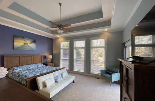 Five Forks House | GREENVILLE, SC WATERFRONT EXECUTIVE HOME -WIFI GAME RM/STUDY GREAT VIEW