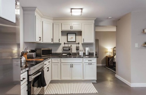 Athens House | Greenway Garage w/Firepit