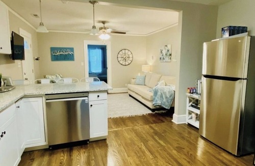 Greer Cottage | Greer Twin Cottage B - Walk to City Park and Downtown Greer