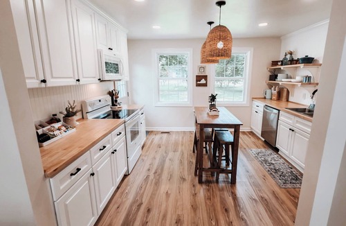 Colonial Beach House | Grey Heron Hideaway Boho Retreat By Water Fire Pit Hike Nearby Fast Wifi