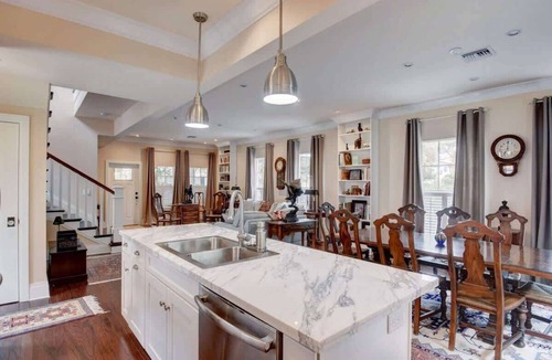 Grandview Heights House | Grey Mist - Recharge in a Stylish Home Near Downtown