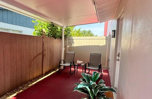 Tampa Apartment | Grey Novo Studio + free-parking&wifi