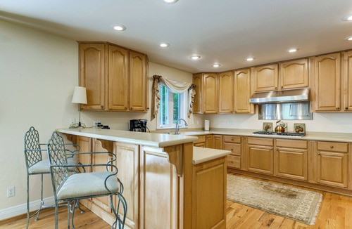 Ridgewood Estates House | Group-Friendly Mtn Estate 2 Mi to Dtwn Waynesville