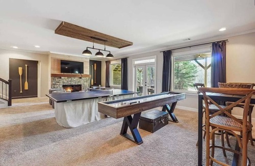 Big Canoe Cabin | Group Home|Hot Tub|Game Room|Fire Pit|Pets