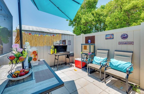 Orchid Lake Village House | Group-Ready Oasis w/Pool & Games in Port Richey