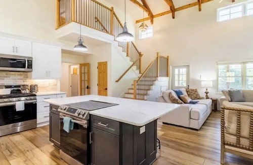 Summerville House | Group Retreat Private Pool BBQ Grill Hot Tub Fire Pit Sauna 15 Acres Sleeps 12