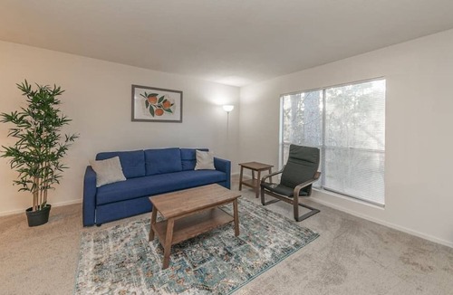St. Andrews Apartment | Grove 916 · Cozy 1 Bdrm 2 Beds Columbia Apt