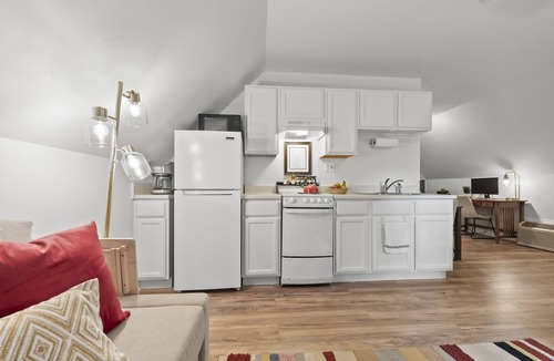 Austell Apartment | Guest House Studio + Bonus Space - 30Days+ Ok! King Bed, Fast Wi-fi, Quiet Area!