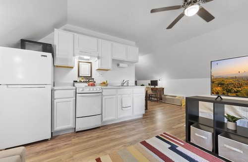 Austell Apartment | Guest House Studio + Bonus Space - 30Days+ Ok! King Bed, Fast Wi-fi, Quiet Area!