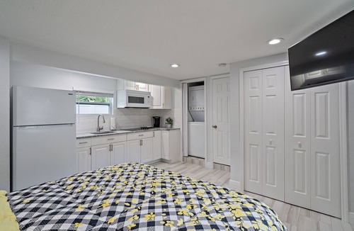 Gulfport House | GUEST HOUSE w/PRIVATE ENTRANCE & PATIO for rent in Gulfport, FL